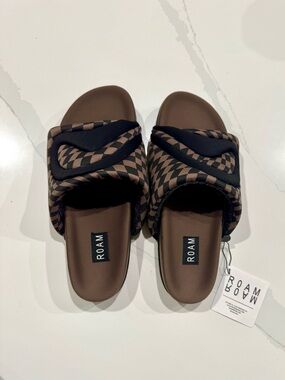 ROAM Fly Black x Taupe Checkered Slides